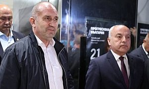 Вълната на победата: Не бъркайте Радев с Костов. Запад или Изток?