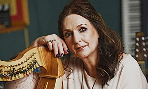 Затихна гласът на Ирландия – отиде си певицата Моя Бренан, сестра на Еня