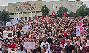 Протести в Албания заради курорт за 1,6 млрд. долара на зетя на Тръмп