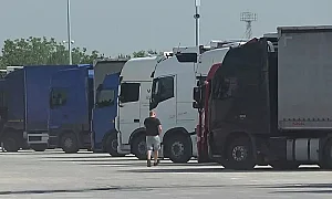 Важно за шофьорите: Без тирове по „Тракия“ и „Струма“, въвеждат реверсивно движение