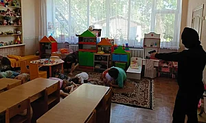 Антитерористични учения в Русия: Деца лягат по очи, учители са ранени