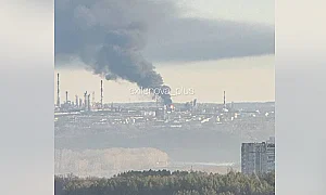 На 1400 км от границата: Голяма руска рафинерия пламна след дронов удар