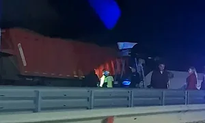Удар между тир и автобус на „Хемус”: Мъж загина, десетки хора са ранени