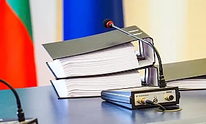 Президентът днес ще обяви дали ще наложи вето на бюджета