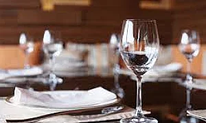 ИПИ развенча мита за фалитите: Ресторантите вдигнаха цените с над 100%