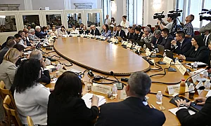 Първият бюджет в евро влиза в парламентарните комисии с рекорден дефицит