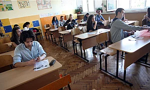 Учениците от 7-и и 10-и клас се явяват на матура по БЕЛ