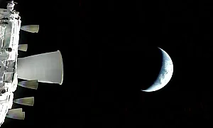 Какво се случва в космоса: „Орион“ започва първия си пълен ден извън Земята