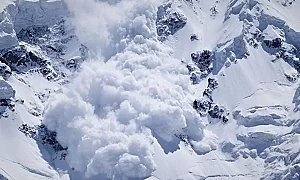 Лавинна опасност от четвърта степен, предупреждение към скиори и туристи