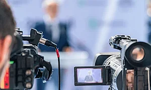 Контрол над обществените медии: Новият фронт на политическо влияние в Европа