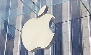 Apple се включва в надпреварата при чатботовете със  Siri AI