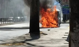 Бърза реакция спаси пътници: Шофьор евакуира 20 души от горящ автобус в Пловдив