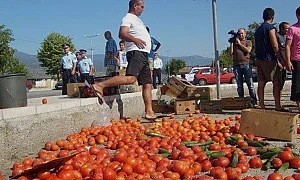 Зеленчукопроизводители блокираха пътя за „Маказа“ заради ниските изкупни цени
