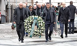 Тъжна събота: България изпрати в последния им път две свои легенди
