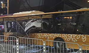 Днес ще се гледа делото срещу 21-годишния, врязал колата си в автобус миналата година