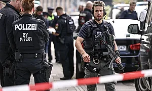 Опит за атентат във влак в Германия: Пътниците заключиха нападателя в тоалетната