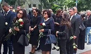 Стотици се простиха с Любен Дилов‑син в „Св. София“