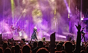1000 чаши дъждовно уиски от Garbage за София