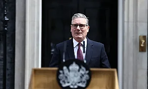 „Застанахме до Украйна, възстановихме връзки с Европа“ – прощалната реч на Стармър