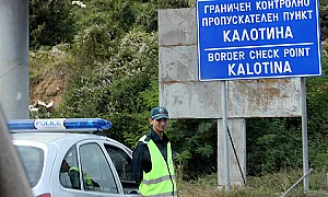 Летният поток се увеличава: Колони на границата с Турция и Сърбия