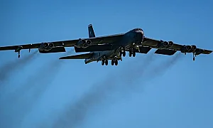 Тежки бомбардировачи B-52 Stratofortress в Иран за първи път от началото на операцията