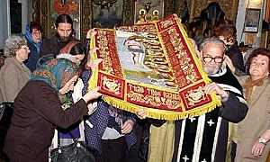 Разпети петък – без  Света литургия през деня, изнася се Христовата плащаница