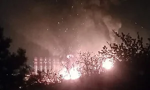 Украински дронове удариха петролна база в руския Туапсе