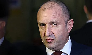 Белград: Бъдещият премиер на България Радев редовно забива нож в гърба на Сърбия