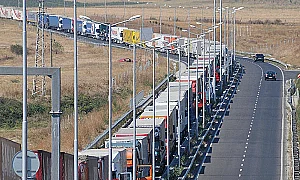 Спират тировете по „Тракия“, „Струма“ и Кресненското дефиле в пиковите часове през уикенда