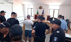 Наметалят на клуба на „Кръв и чест“ остава в ареста, бащата и синът се прибират