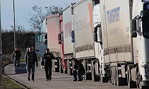 Превозвачите и четири министерства обсъждат мерки заради скъпите горивата