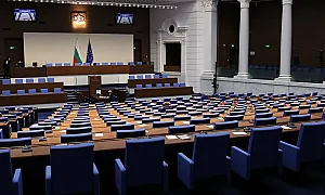 Предложиха депутатите да почиват от 5 до 23 август
