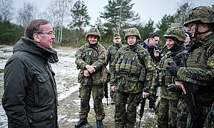 Германците между 17 и 45 години трябва да питат армията за дълги пътувания в чужбина