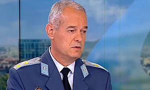 Необходима ни е още една ескадрила изтребители, смята командирът на ВВС