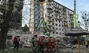 Над 10 убити и много ранени след нова нощ на удари срещу Киевска и Херсонска област