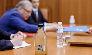 Бутилка вода от Днестър за руския посланик в Молдова