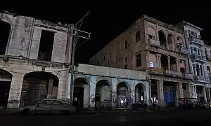 Пълен мрак: Енергопреносната мрежа на Куба се срина