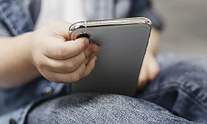 И Норвегия готви забрана за социални мрежи за деца. Къде вече затегнаха правилата?