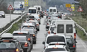 Днес и утре ремонт в Кресненското дефиле: Тапи и изнервени шофьори