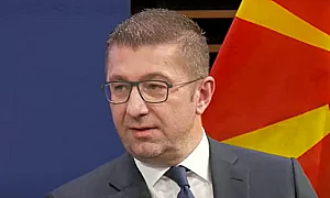 Премиерът Мицкоски: Северна Македония няма да влезе в ЕС с унижения
