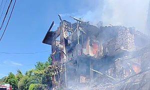 Човек загина при пожар, изпепелил две къщи в Тетевен