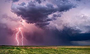 Мълния уби турист на връх Ком след фатално селфи под облаците