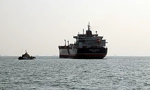 Глътка въздух за света: Първи кораби преминаха през Ормузкия проток след примирието