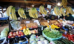 Малката потребителска кошница поскъпна с 2% за месец