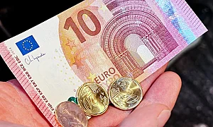 Бългapия e първа в peгиoнa пo cпaд нa пoĸyпaтeлнaтa cпocoбнocт нa cлyжитeлитe