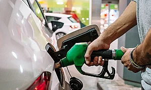 Бензинът е поевтинял с 2% за литър през януари, а дизелът – с 1 евроцент