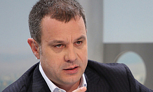 Горан Благоев: Кошлуков се постели на килимче пред управляващите