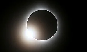 Днес е пълното слънчево затъмнение, най-добре ще се вижда