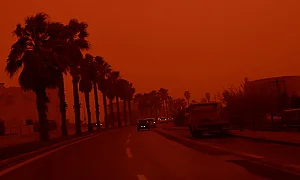 Циклонът Ерминио блокира голяма част от Гърция, червеният прах покри още области