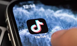 Удар срещу ботовете: TikTok закри мрежа за изборни манипулации в България